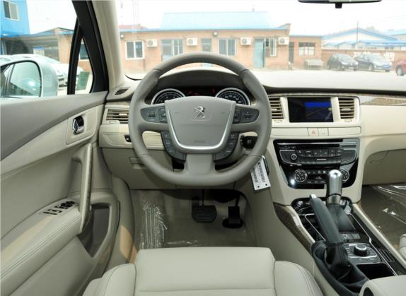 标致508 2011款 2.3L 自动豪华版 中控类   驾驶位