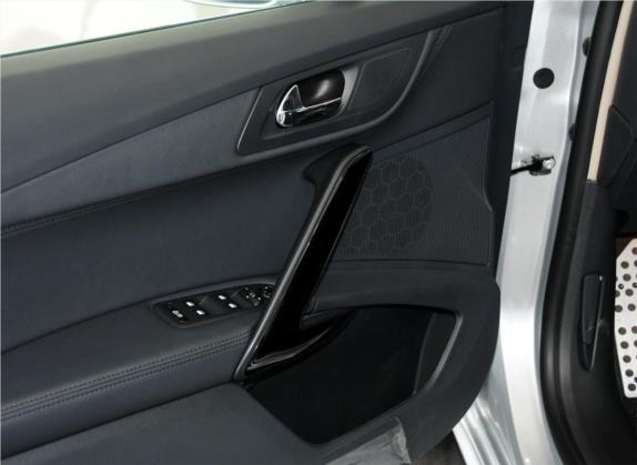 标致508 2012款 2.3L 罗兰·加洛斯版 车厢座椅   门窗控制