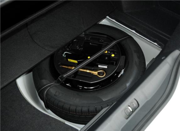 标致508 2012款 2.0L 自动天窗经典版 其他细节类   备胎