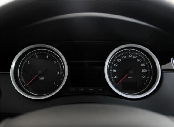 标致508 2012款 2.0L 自动天窗经典版 中控类   仪表盘