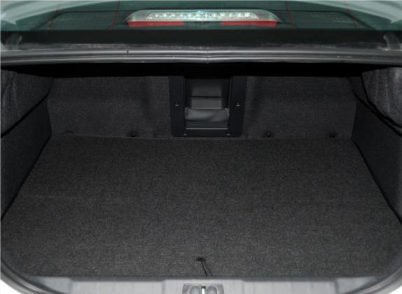 标致508 2013款 2.0L 两周年纪念 自动智享版 车厢座椅   后备厢