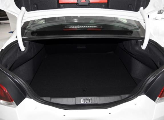 标致508 2015款 2.0L 自动致臻版 车厢座椅   后备厢