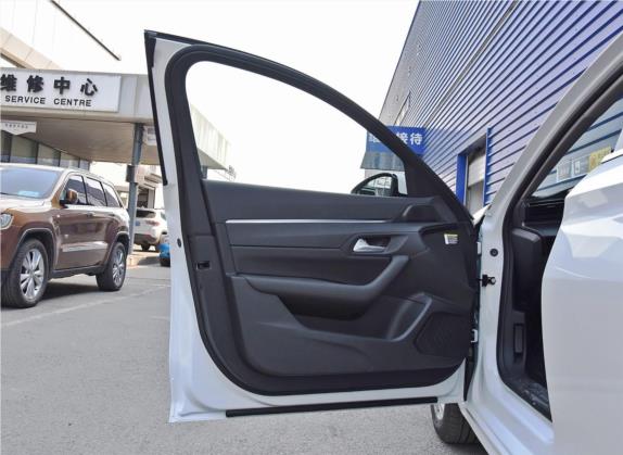 标致508 2019款 508L 350THP PureTech 先锋版 国V 车厢座椅   前门板