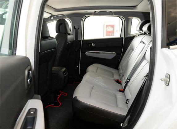 标致3008 2014款 1.6THP 罗兰·加洛斯版 车厢座椅   后排空间