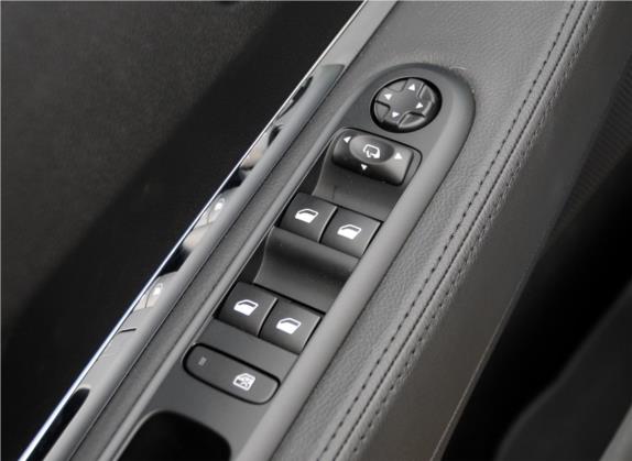 标致3008 2014款 1.6THP 自动逐乐版 车厢座椅   门窗控制