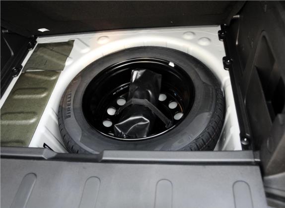 标致3008 2015款 2.0L 自动潮流版 其他细节类   备胎