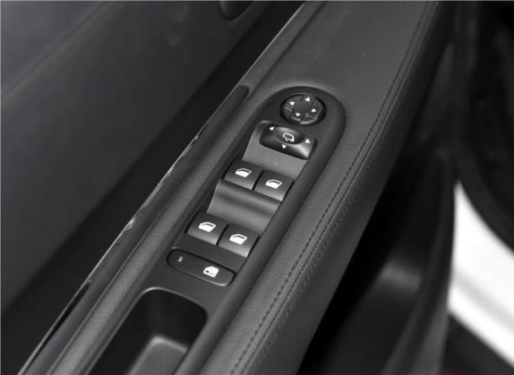 标致3008 2015款 1.6THP 自动潮流版 车厢座椅   门窗控制