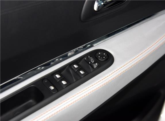 标致3008 2015款 1.6THP 罗兰·加洛斯版 车厢座椅   门窗控制