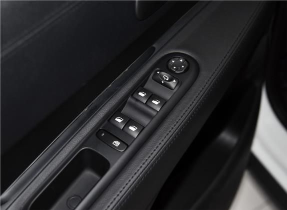 标致3008 2016款 1.6THP 自动潮流版 车厢座椅   门窗控制