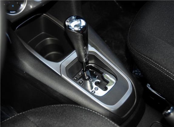 标致301 2014款 1.6L 自动豪华版 中控类   挡把