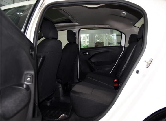 标致301 2016款 1.6L 手动豪华版 车厢座椅   后排空间
