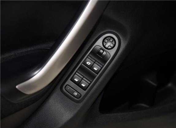 标致301 2016款 1.6L 手动豪华版 车厢座椅   门窗控制