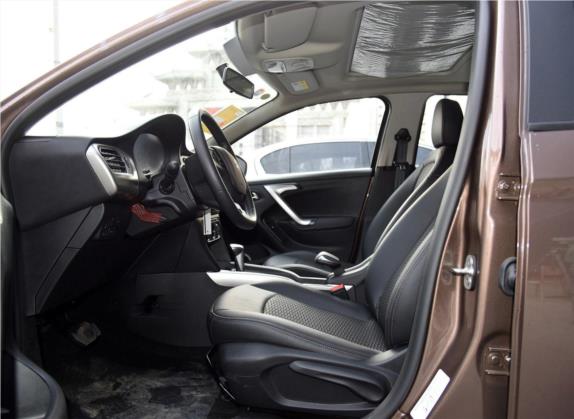 标致301 2017款 1.6L 自动豪华版 车厢座椅   前排空间