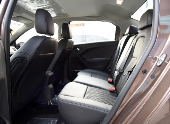 标致301 2017款 1.6L 自动豪华版 车厢座椅   后排空间