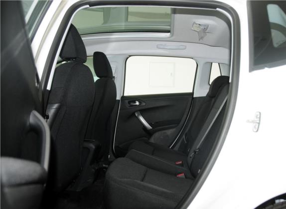 标致2008 2014款 1.6L 自动时尚版 车厢座椅   后排空间