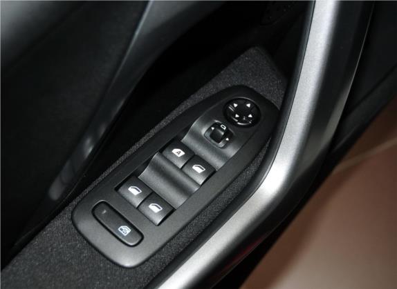 标致2008 2014款 1.6L 自动时尚版 车厢座椅   门窗控制