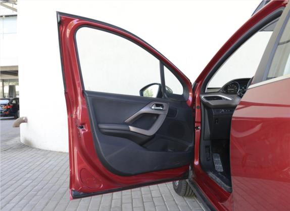 标致2008 2015款 1.6THP 自动领航版 车厢座椅   前门板