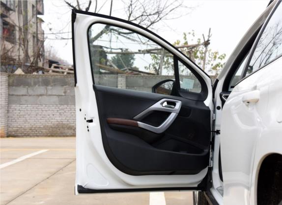 标致2008 2015款 玩酷版 1.6L 自动翡翠型 车厢座椅   前门板