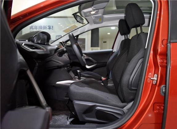 标致2008 2018款 1.6L 自动时尚版 车厢座椅   前排空间
