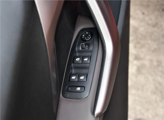 标致2008 2018款 230THP 自动豪华版 车厢座椅   门窗控制
