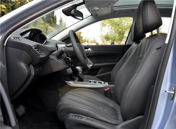 标致308S 2015款 1.6T 自动睿驰版 车厢座椅   前排空间