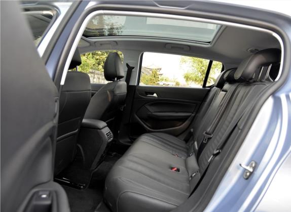 标致308S 2015款 1.6T 自动睿驰版 车厢座椅   后排空间