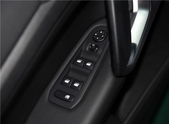 标致308S 2015款 1.6T 自动劲驰版 车厢座椅   门窗控制