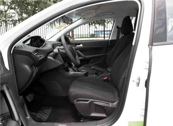 标致308S 2015款 1.2T 自动尚驰版 车厢座椅   前排空间