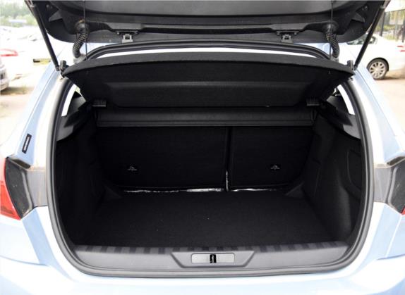 标致308S 2015款 1.6L 手动尚驰版 车厢座椅   后备厢
