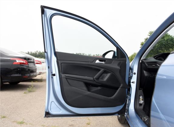 标致308S 2015款 1.6L 手动尚驰版 车厢座椅   前门板