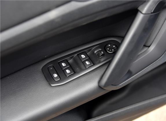 标致308S 2015款 1.6L 手动尚驰版 车厢座椅   门窗控制