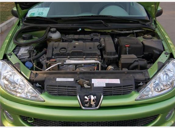 标致206 2005款 1.6L 手动智尚版 其他细节类   发动机舱