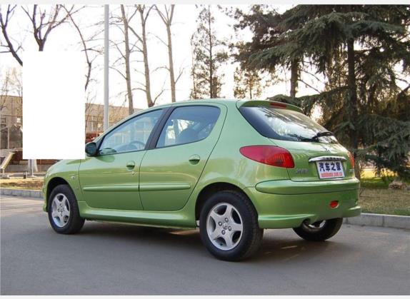 标致206 2005款 1.6L 手动智尚版 外观   斜后