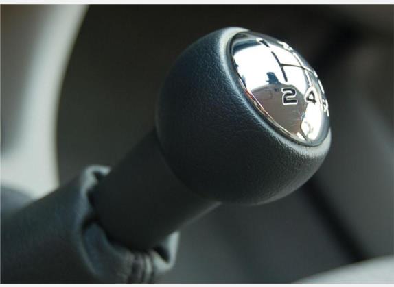 标致206 2005款 1.6L 手动智尚版 中控类   挡把