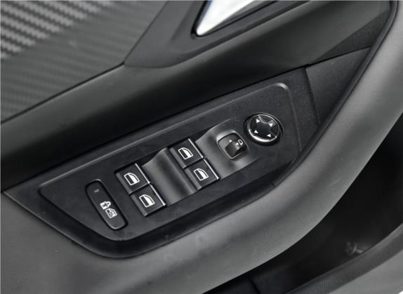 标致508L新能源 2021款 1.6T 插混科技版 车厢座椅   门窗控制
