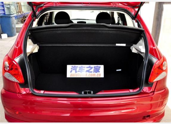 标致207 2009款 两厢 1.4L 手动驭乐版 车厢座椅   后备厢