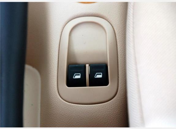 标致207 2009款 两厢 1.4L 手动驭乐版 车厢座椅   门窗控制
