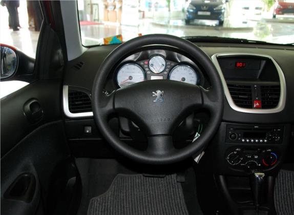 标致207 2011款 两厢 1.6L 自动驭乐版 中控类   驾驶位