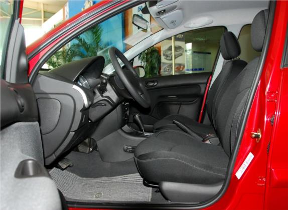 标致207 2011款 两厢 1.6L 自动驭乐版 车厢座椅   前排空间