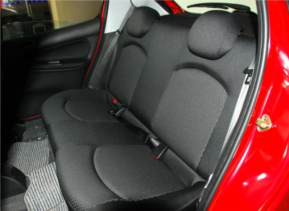 标致207 2011款 两厢 1.6L 自动驭乐版 车厢座椅   后排空间