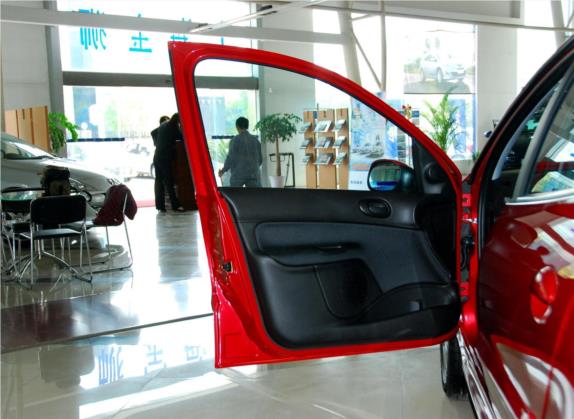 标致207 2011款 两厢 1.6L 自动驭乐版 车厢座椅   前门板