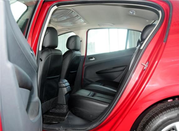 标致308 2012款 1.6L 手动优尚型 车厢座椅   后排空间