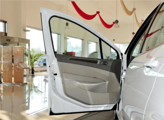 标致308 2012款 1.6L 手动风尚型 车厢座椅   前门板