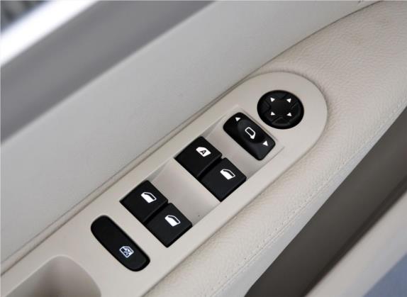 标致308 2012款 1.6L 手动风尚型 车厢座椅   门窗控制