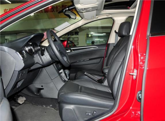 标致308 2013款 2.0L 自动尊尚型 车厢座椅   前排空间
