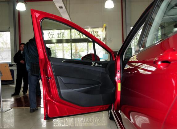 标致308 2013款 2.0L 自动尊尚型 车厢座椅   前门板