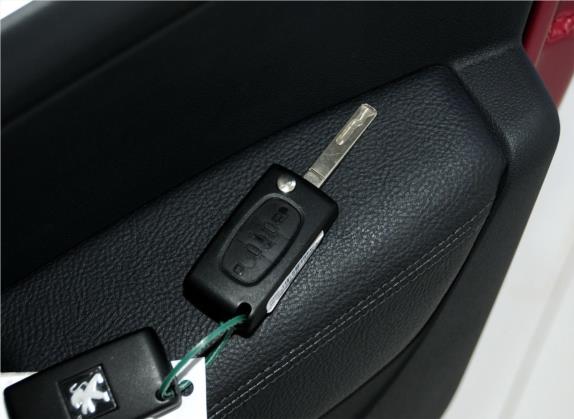 标致308 2013款 1.6L 自动风尚陈坤出色版 其他细节类   钥匙