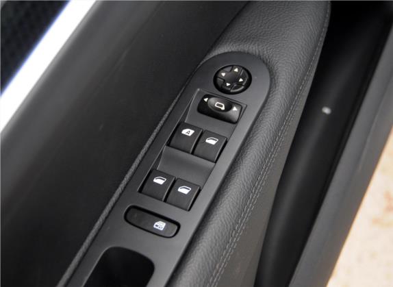 标致308 2014款 乐享版 经典 1.6L 自动风尚型 车厢座椅   门窗控制
