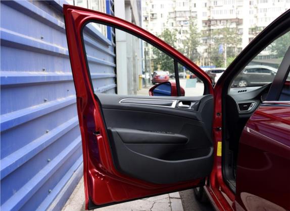 标致308 2014款 乐享版 经典 1.6L 自动优尚型 车厢座椅   前门板