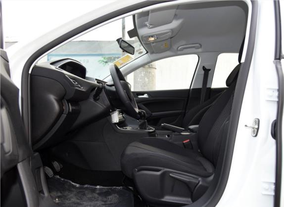 标致308 2016款 1.6L 手动时尚版 车厢座椅   前排空间